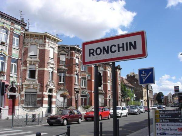 Grande Chambre + Chambre D'Appoint Hotel Ronchin Luaran gambar